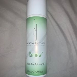 Fantasy tan moisturizer